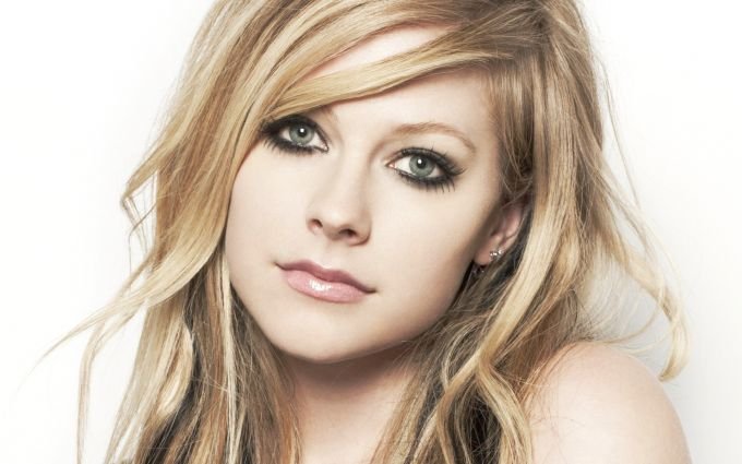 avril-lavigne-anuncia-su-regreso-para-septiembre