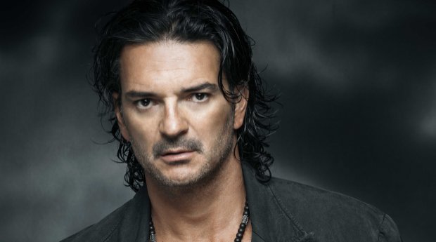 Nace Ricardo Arjona